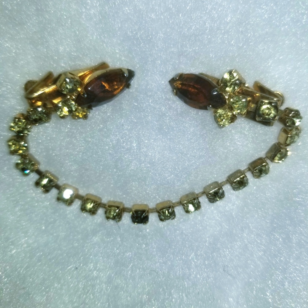 Vintage Sweater Clip